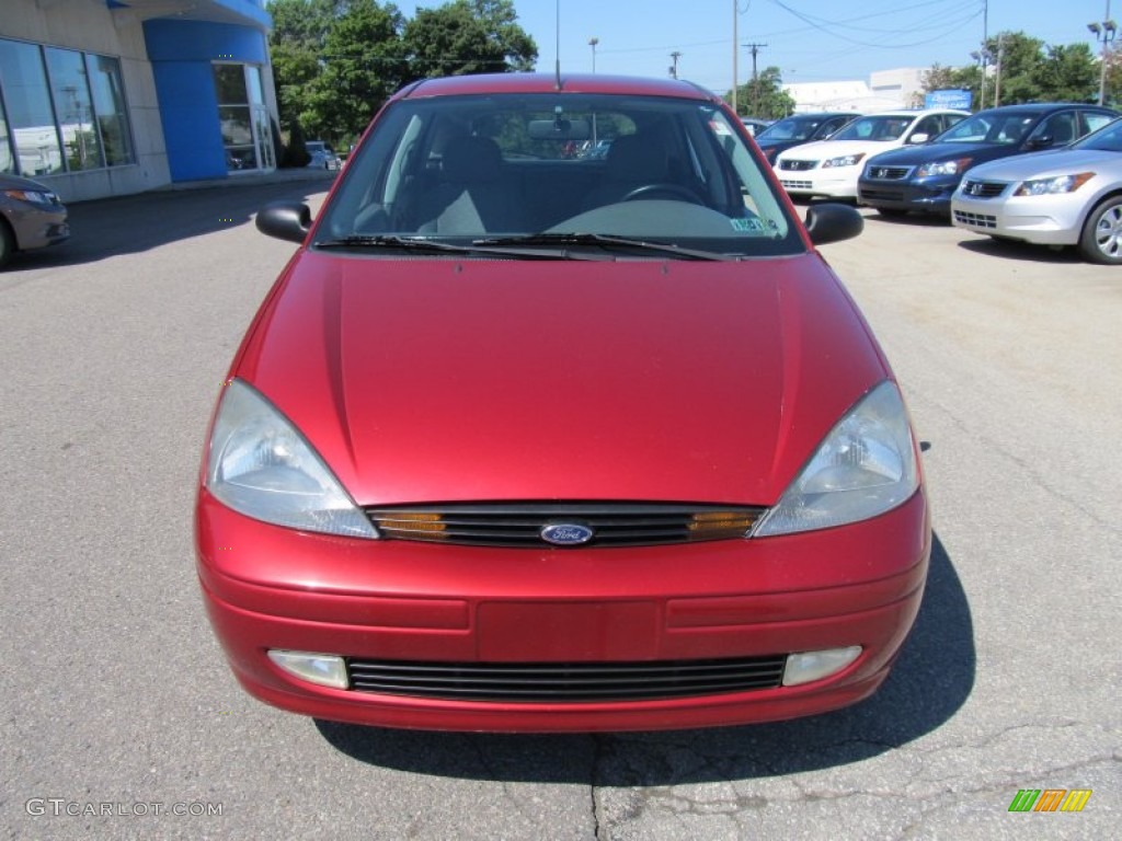 2003 Focus ZX5 Hatchback - Sangria Red Metallic / Medium Graphite photo #9