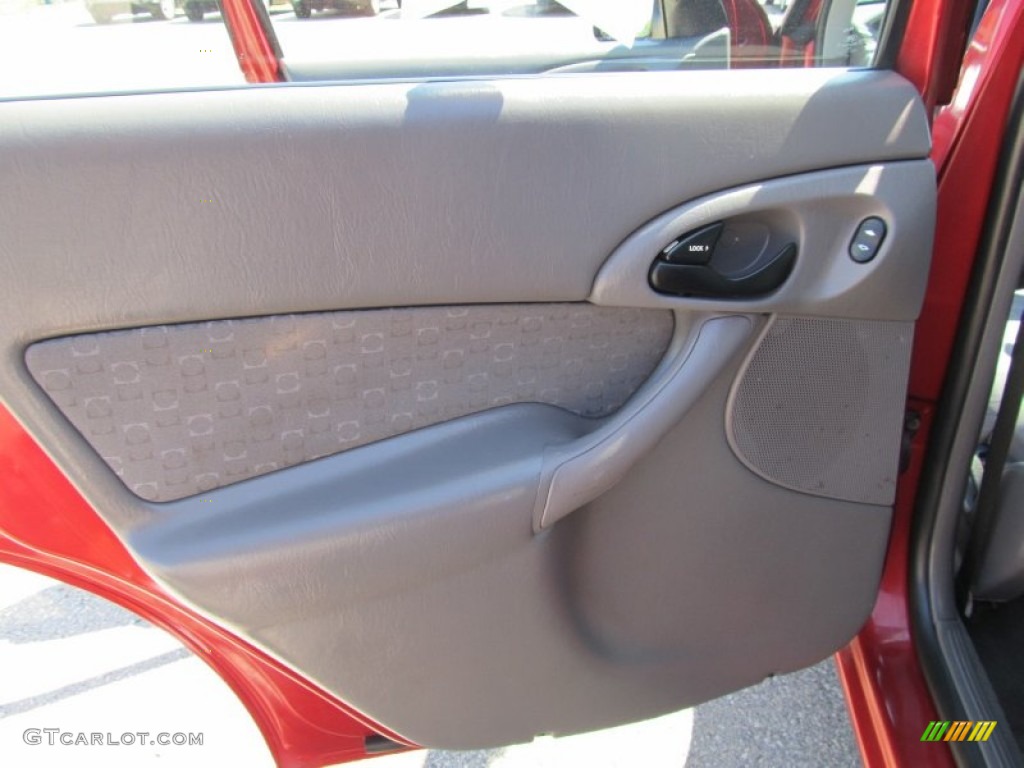 2003 Focus ZX5 Hatchback - Sangria Red Metallic / Medium Graphite photo #14