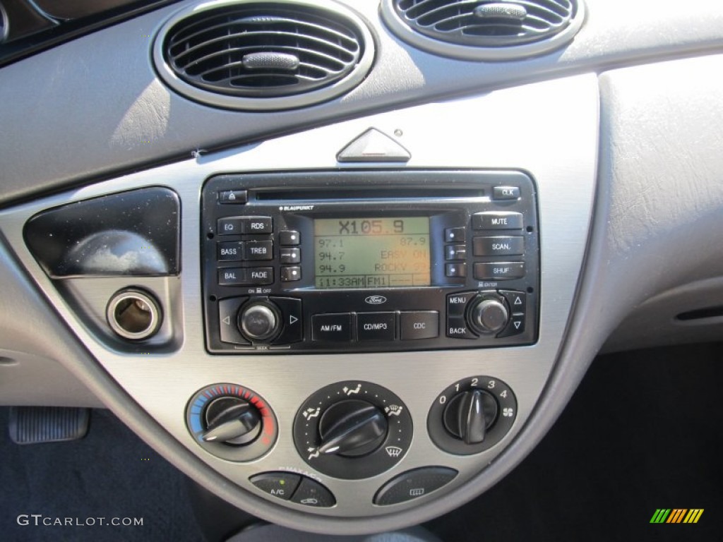2003 Ford Focus ZX5 Hatchback Audio System Photo #53019134