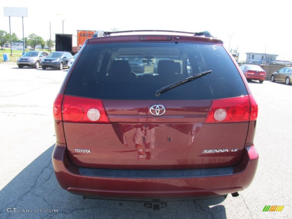 2007 Sienna LE - Salsa Red Pearl / Taupe photo #4
