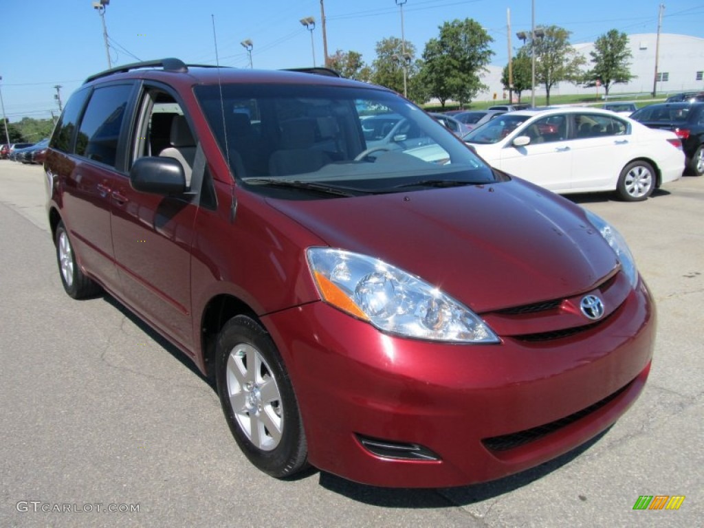 2007 Sienna LE - Salsa Red Pearl / Taupe photo #8