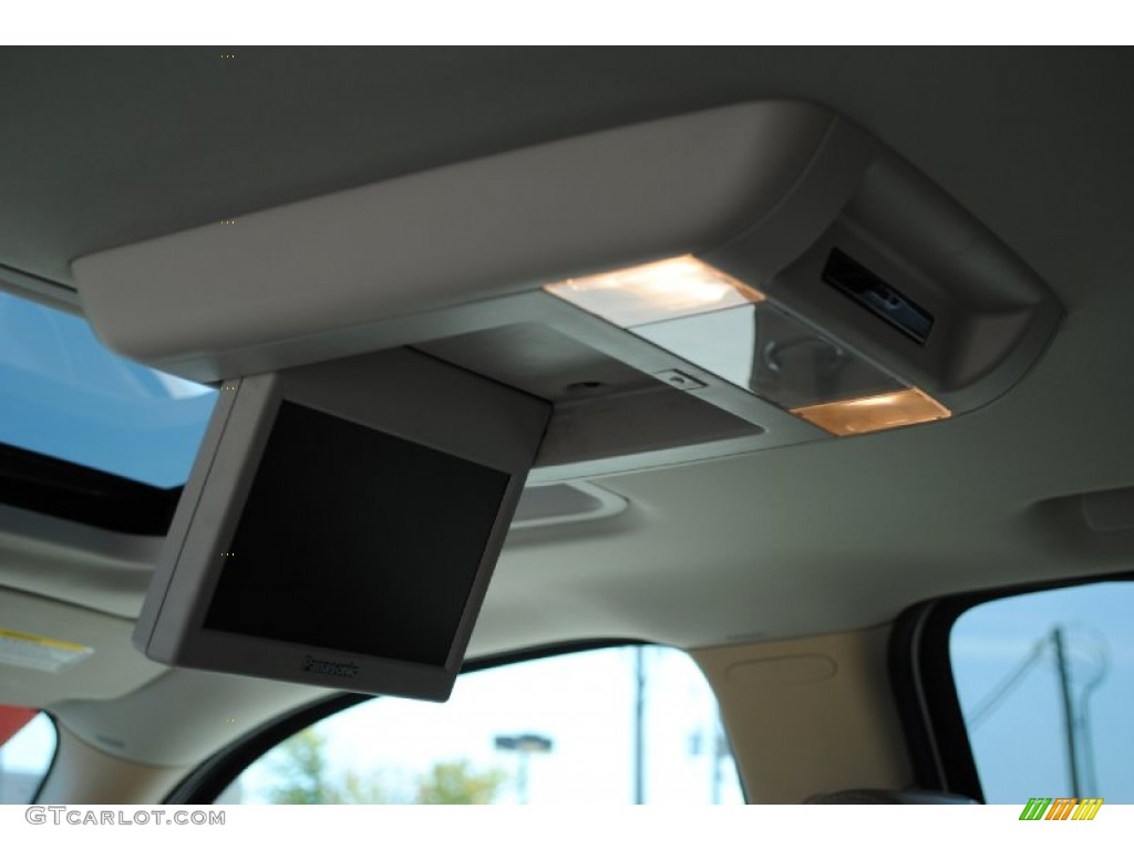 2007 Tahoe LTZ - Summit White / Light Cashmere/Ebony photo #17