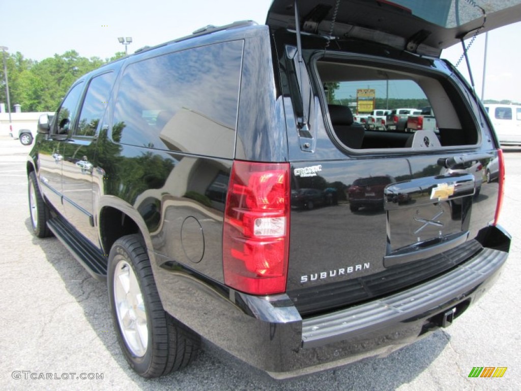 2008 Suburban 1500 LTZ - Black / Ebony photo #15