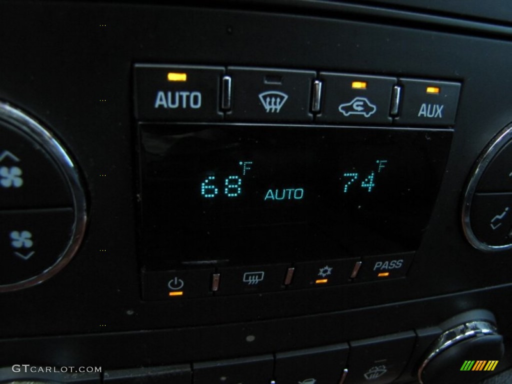 2008 Suburban 1500 LTZ - Black / Ebony photo #26