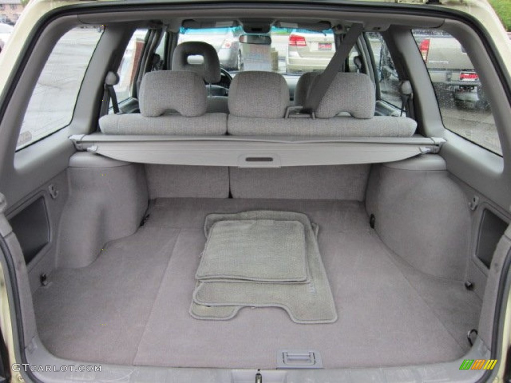 2002 Subaru Forester 2.5 L Trunk Photos