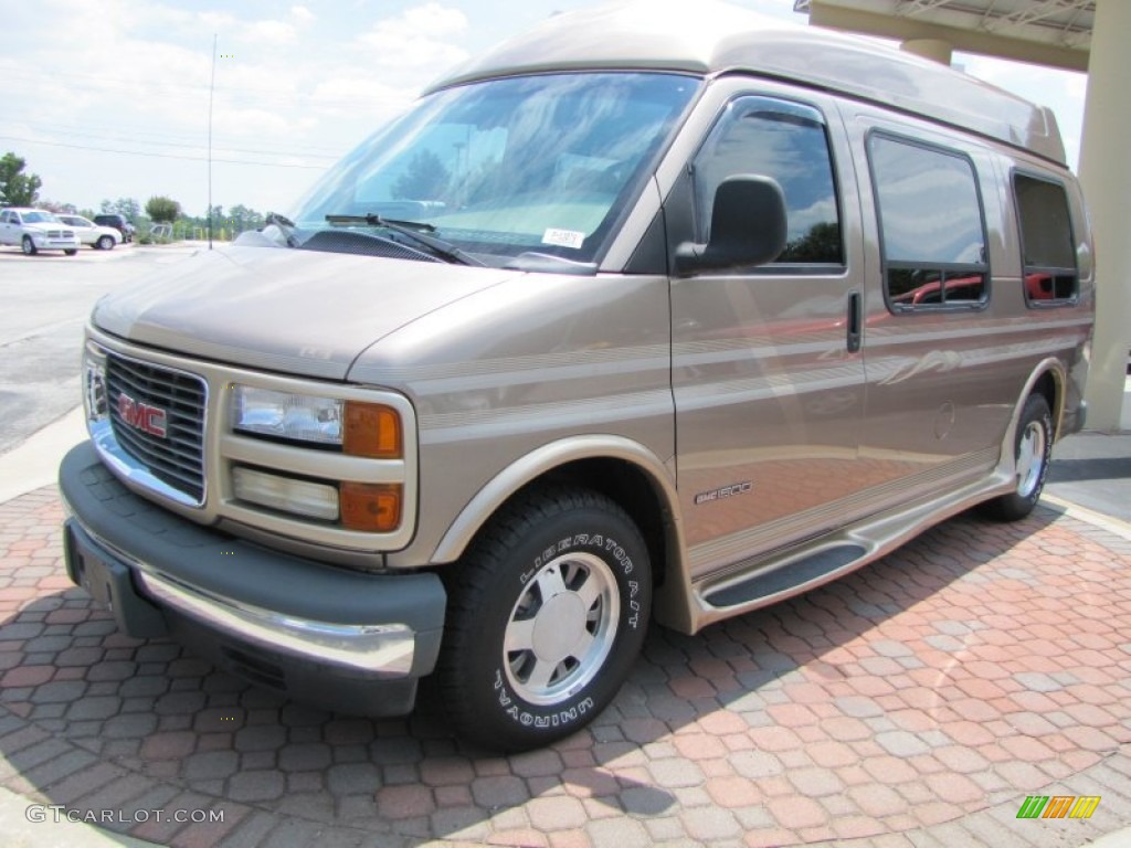 Light Autumnwood Metallic GMC Savana Van