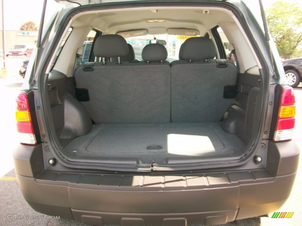 2006 Escape XLS 4WD - Titanium Green Metallic / Medium/Dark Flint photo #14