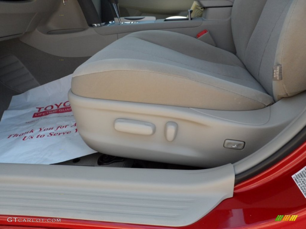 2011 Camry LE - Barcelona Red Metallic / Ash photo #25