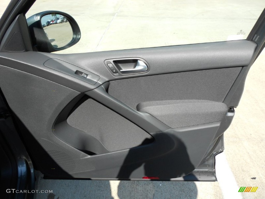 2012 Volkswagen Tiguan S Black Door Panel Photo #53046617