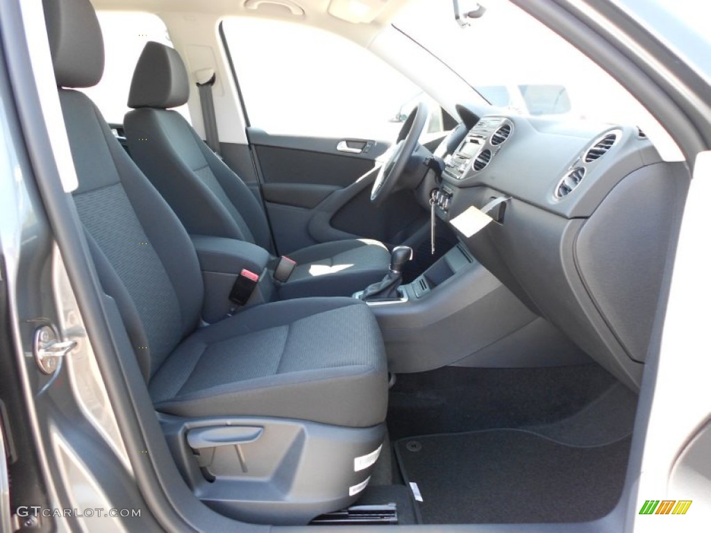 Black Interior 2012 Volkswagen Tiguan S Photo #53046629