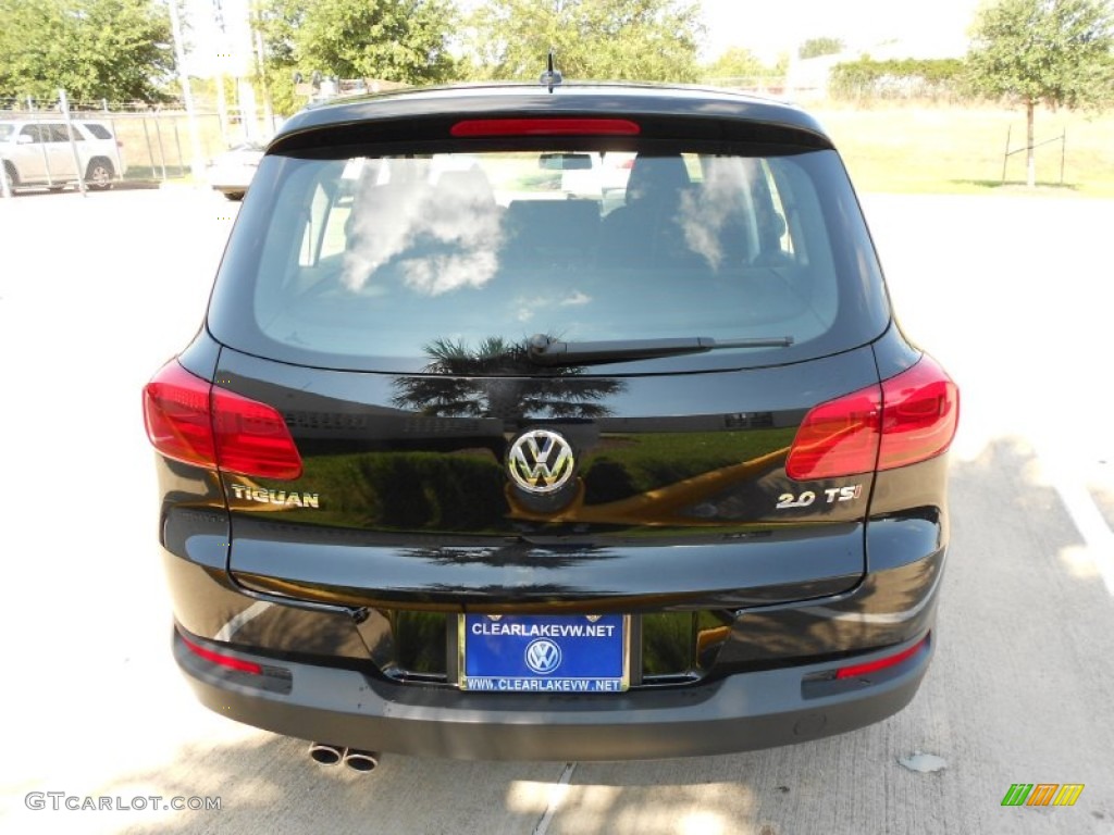 2012 Tiguan S - Deep Black Metallic / Black photo #6