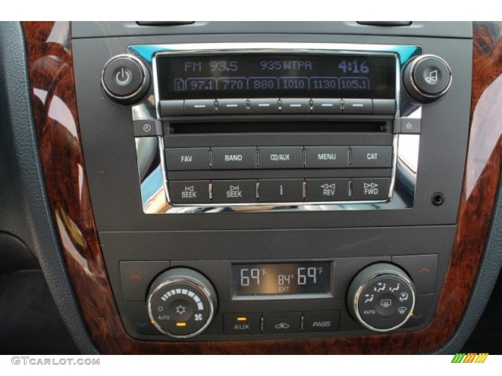 2006 Cadillac DTS Limousine Audio System Photo #53047088