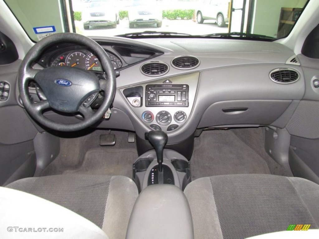 2002 Ford Focus ZTS Sedan Medium Graphite Dashboard Photo #53048825