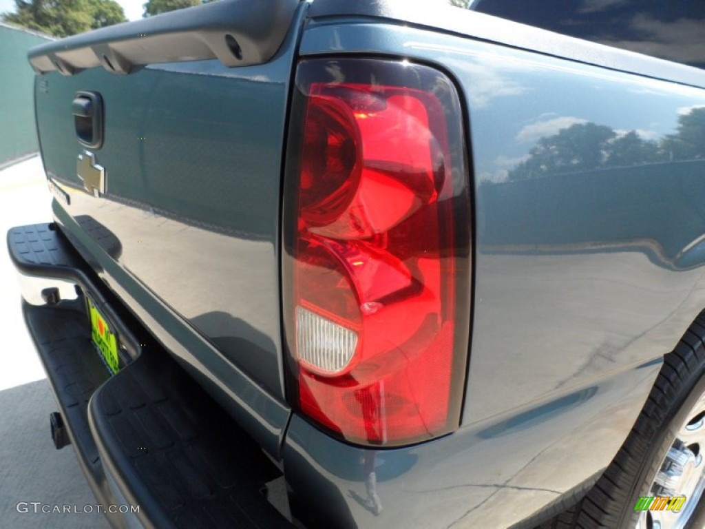 2006 Silverado 1500 LS Crew Cab - Blue Granite Metallic / Dark Charcoal photo #19