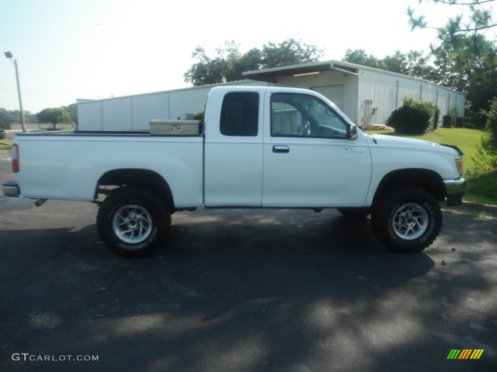 1997 T100 Truck DX Extended Cab 4x4 - White / Gray photo #11