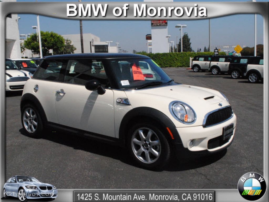 Pepper White Mini Cooper