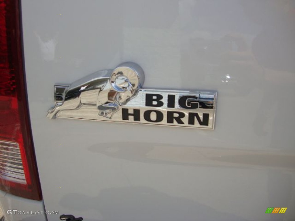 2011 Ram 1500 Big Horn Quad Cab 4x4 - Bright White / Dark Slate Gray/Medium Graystone photo #15
