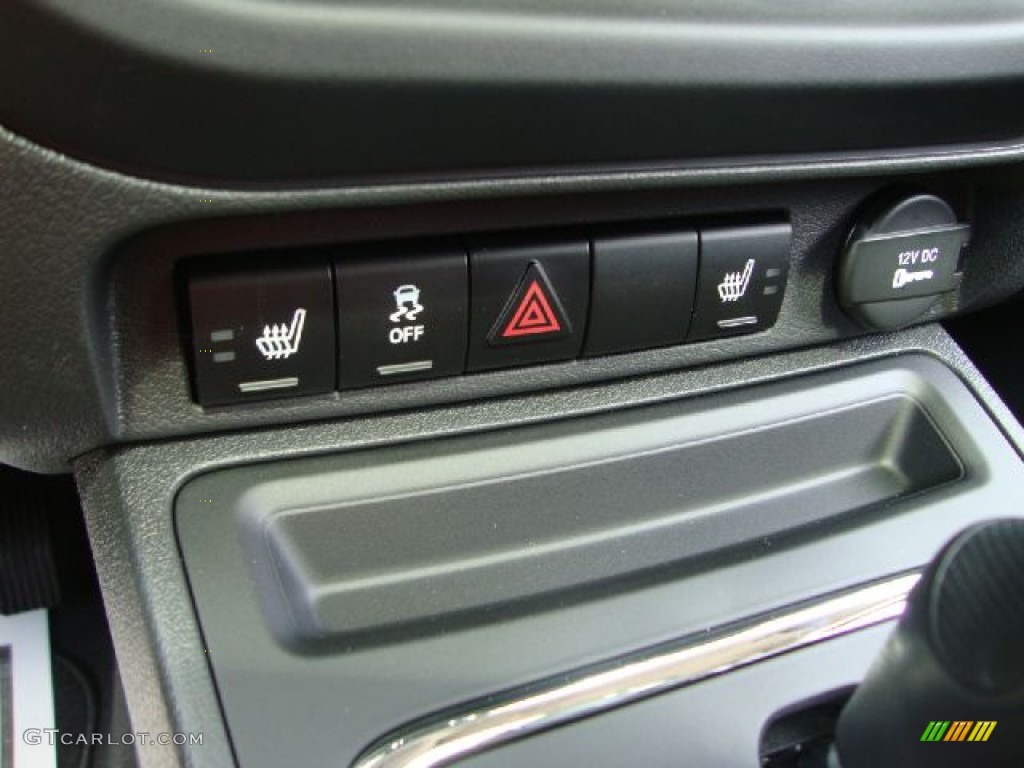 2011 Jeep Compass 2.4 Limited Controls Photos
