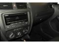 Black - Jetta SE Sedan Photo No. 11