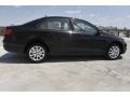 Black - Jetta SE Sedan Photo No. 7
