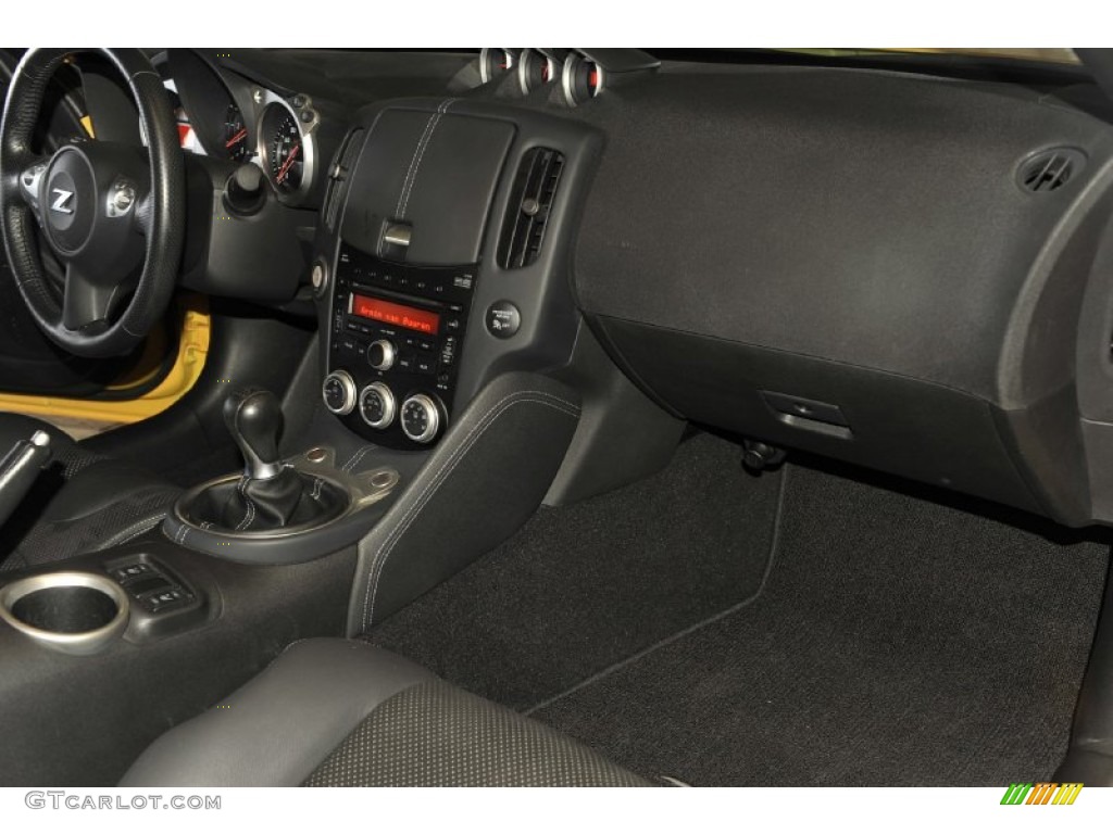 2009 370Z Coupe - Chicane Yellow / Black Leather photo #30
