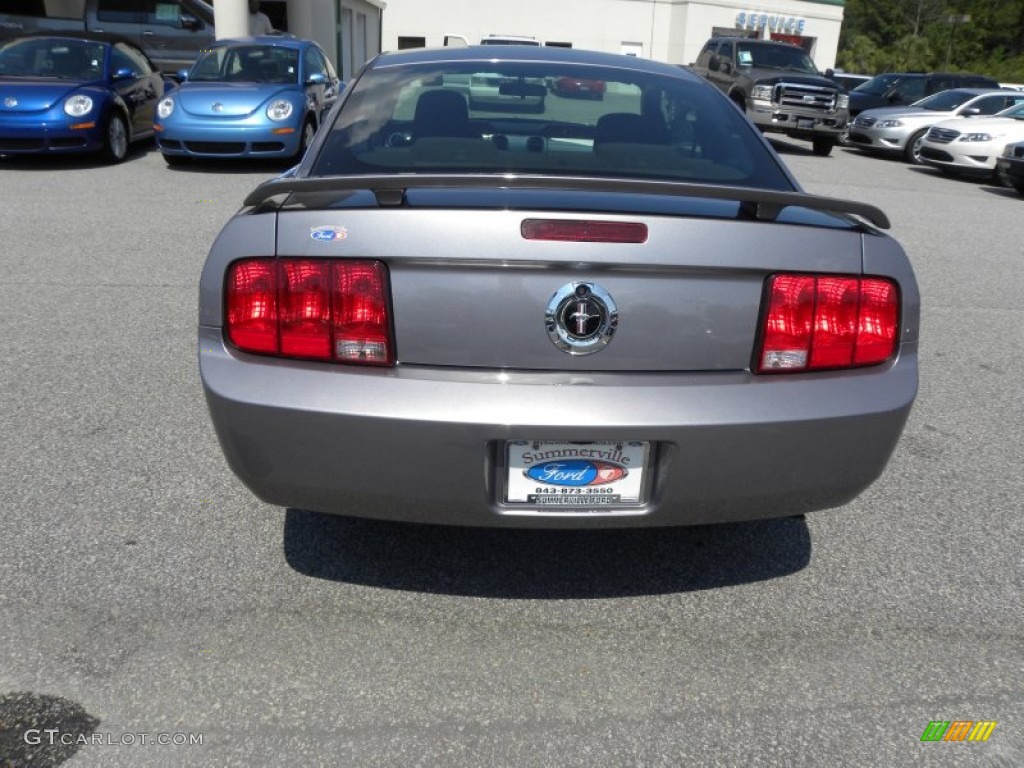 2006 Mustang V6 Premium Coupe - Tungsten Grey Metallic / Light Graphite photo #11