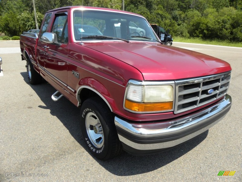 1995 F150 XLT Extended Cab - Electric Currant Red Pearl / Gray photo #1