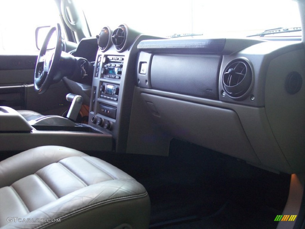 2004 H2 SUV - Sage Green Metallic / Wheat photo #42