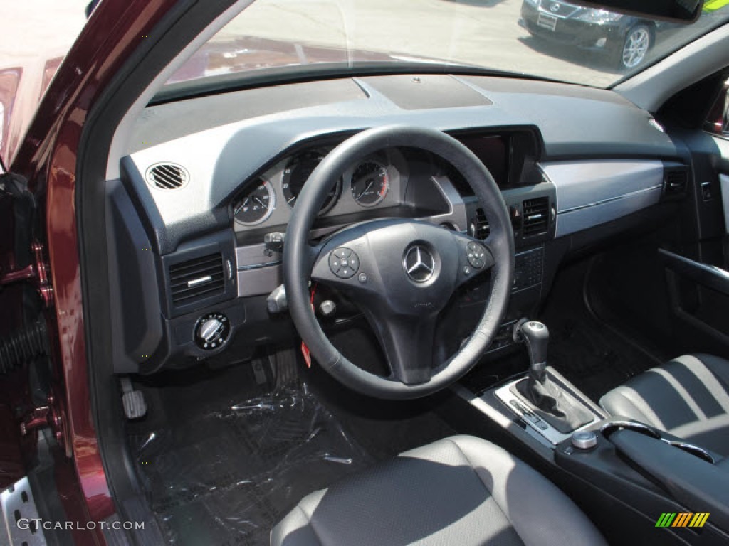 2010 GLK 350 4Matic - Barolo Red Metallic / Black photo #15