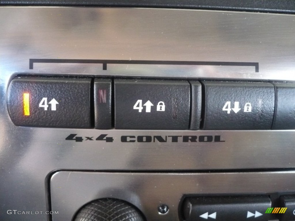 2008 Hummer H3 Standard H3 Model Controls Photo #53069590