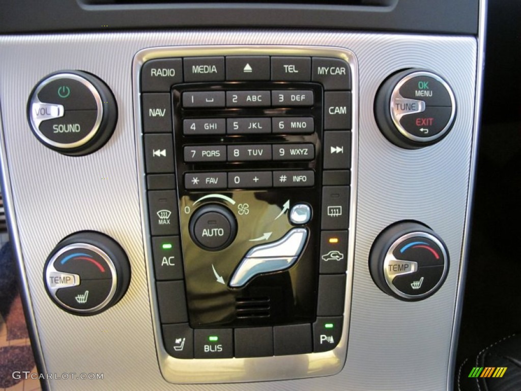 2012 Volvo S60 R-Design AWD Controls Photo #53070397