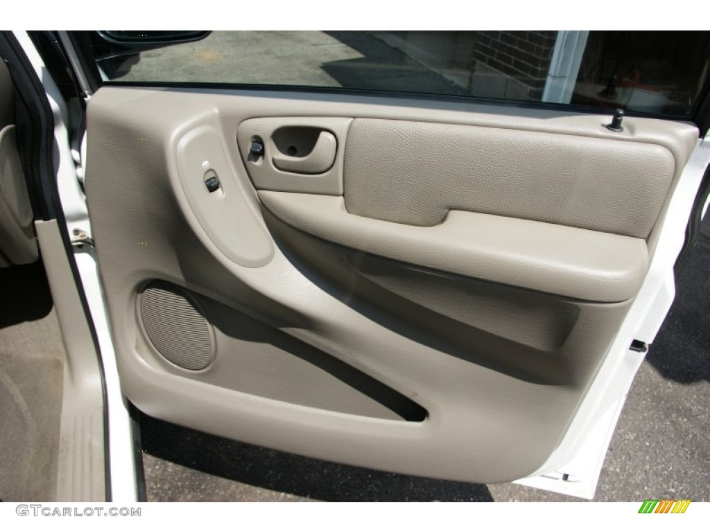 2004 Chrysler Town & Country Touring Khaki Door Panel Photo #53071090