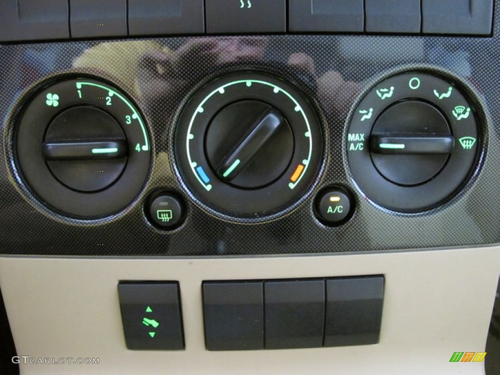 2006 Ford Explorer XLT Controls Photo #53071234