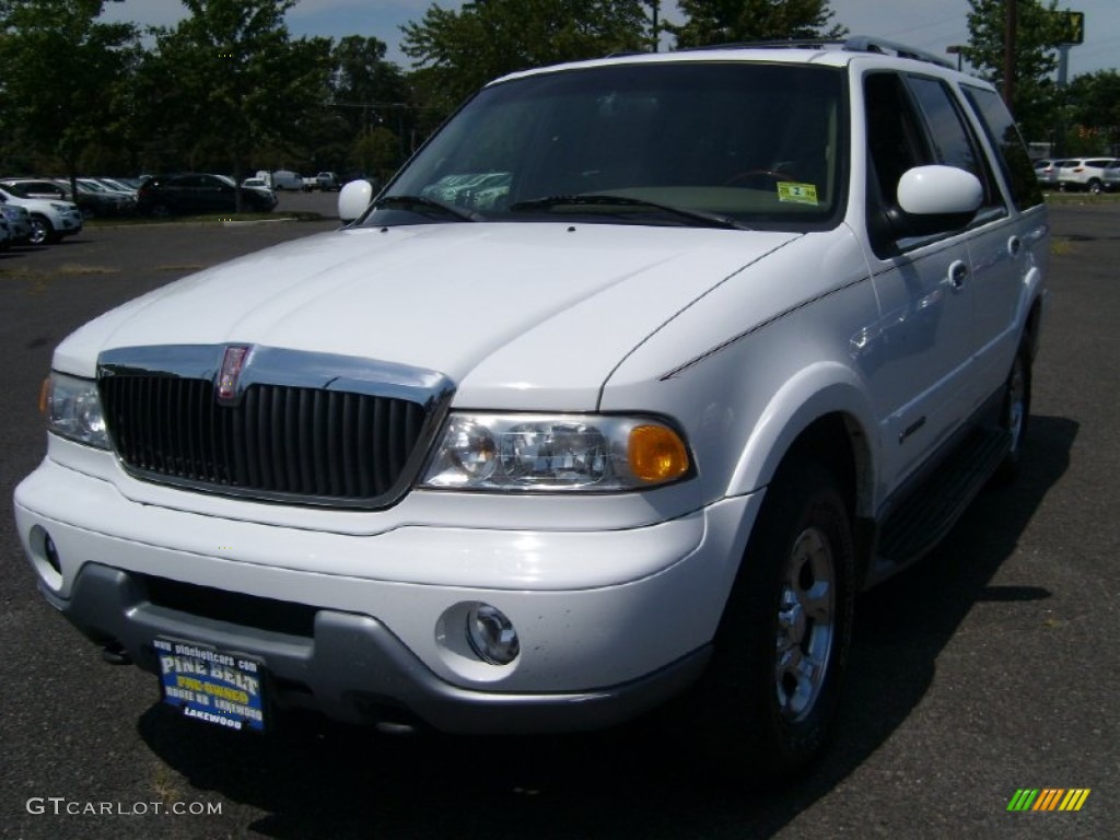 2000 Oxford White Lincoln Navigator 4x4 53063873 Car