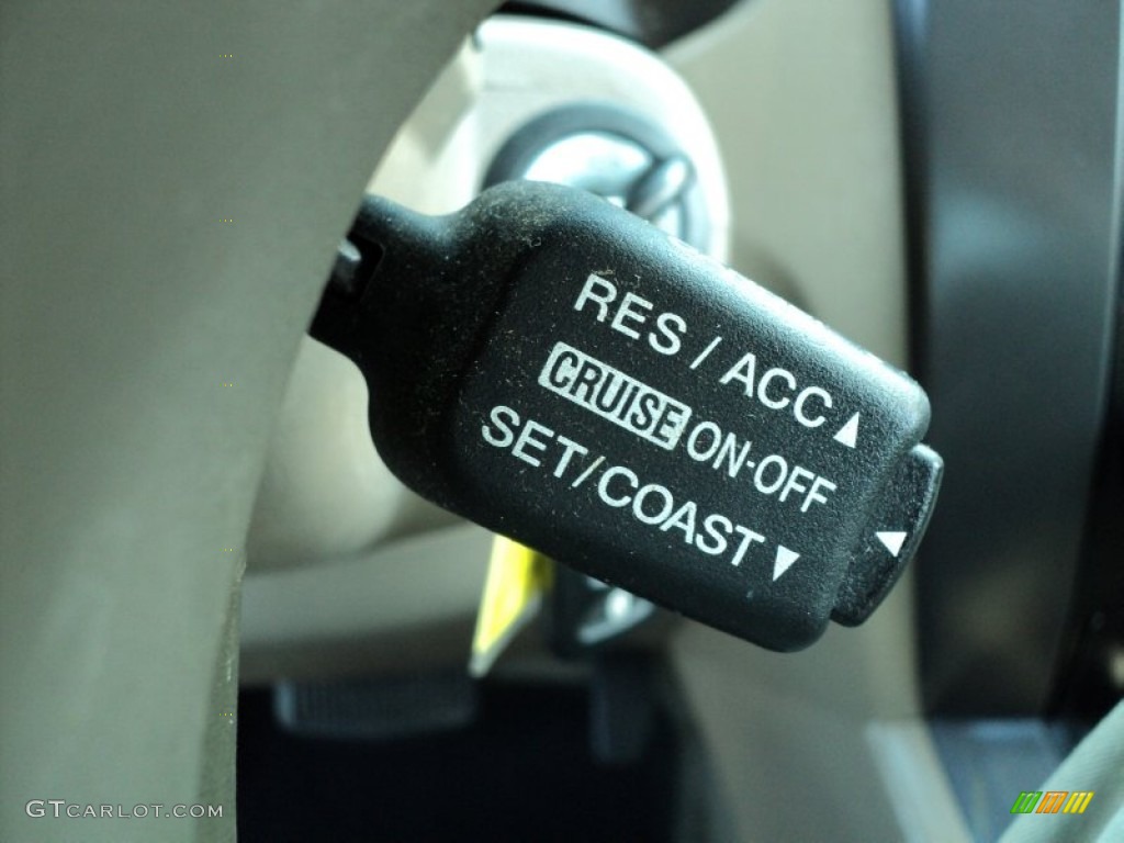 2009 Hyundai Tucson GLS Controls Photo #53074600