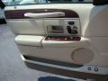 2004 Light French Silk Lincoln Town Car Ultimate  photo #17