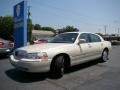 2004 Light French Silk Lincoln Town Car Ultimate  photo #29