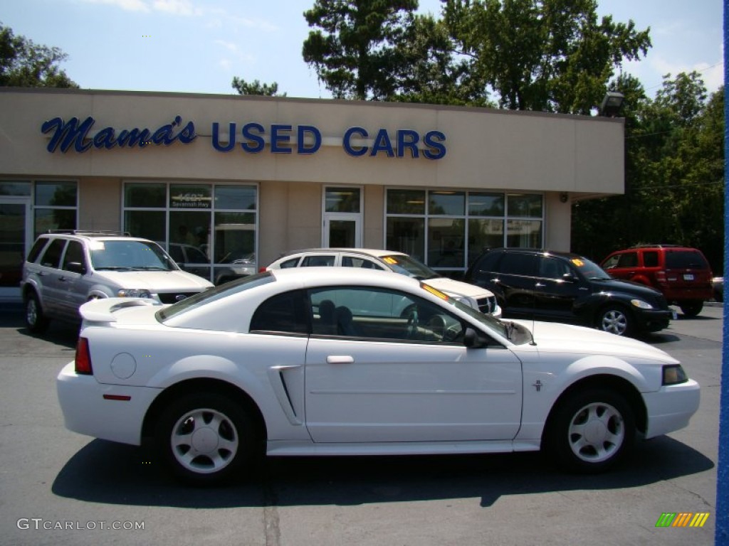 2001 Mustang V6 Coupe - Oxford White / Medium Parchment photo #1