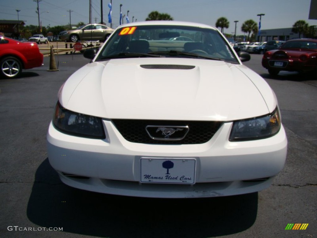 2001 Mustang V6 Coupe - Oxford White / Medium Parchment photo #3