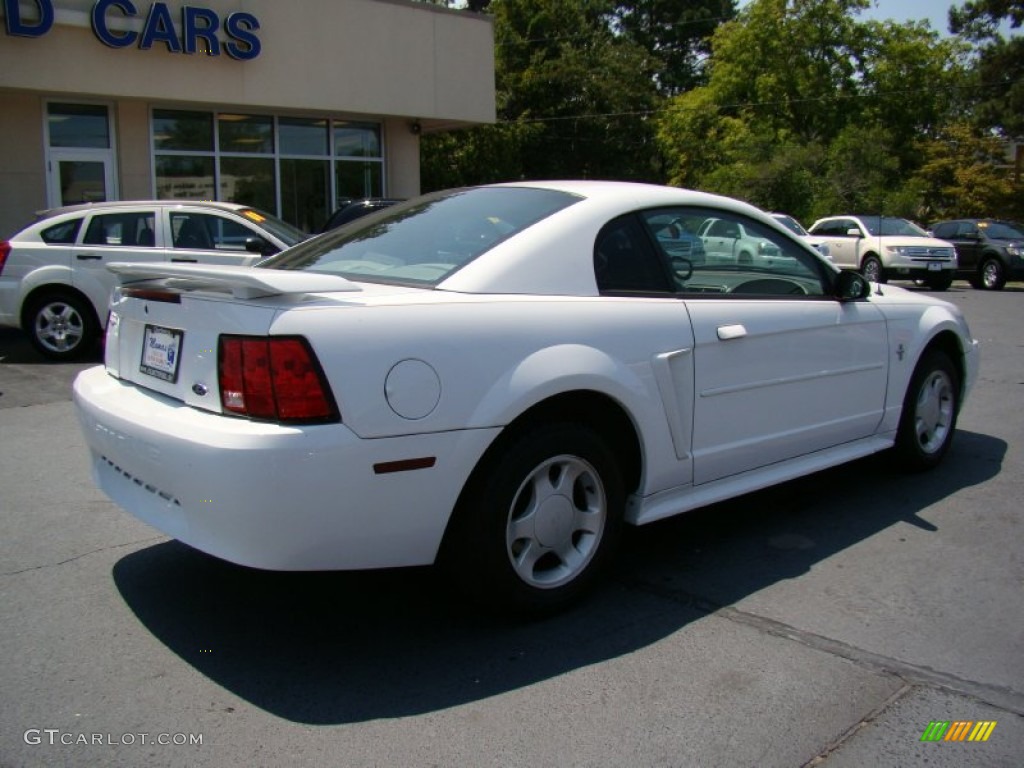 2001 Mustang V6 Coupe - Oxford White / Medium Parchment photo #9