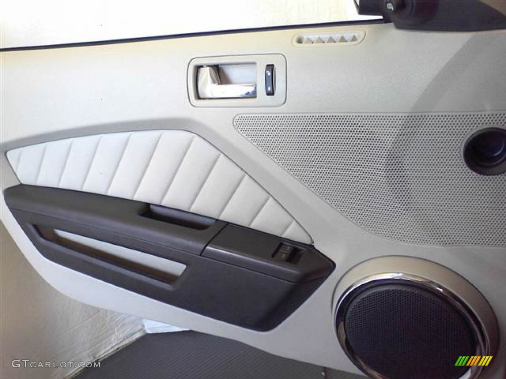 2010 Ford Mustang GT Premium Coupe Stone Door Panel Photo #53076994