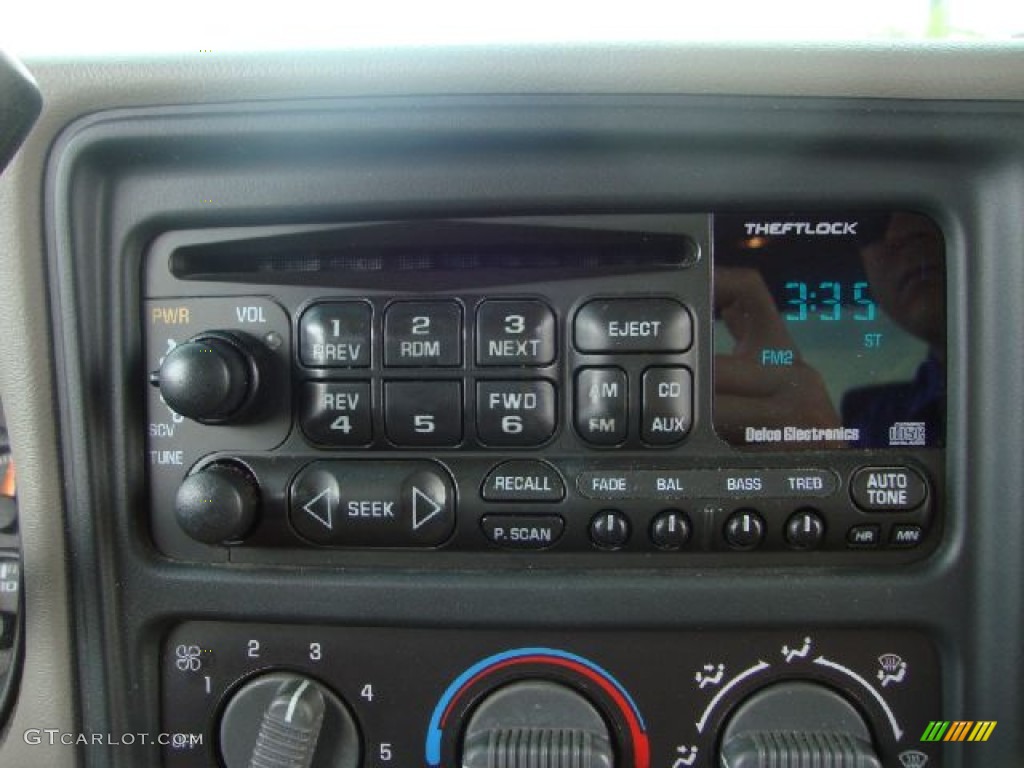 2001 Chevrolet Tahoe LS Audio System Photo #53082076