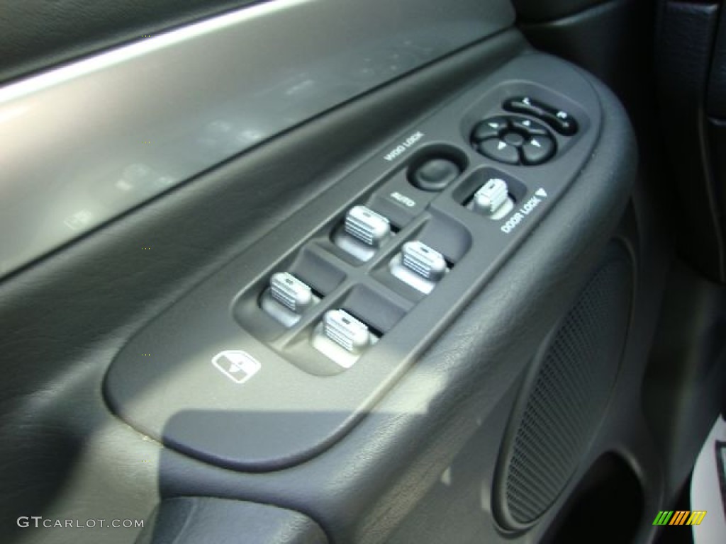 2005 Dodge Ram 1500 SRT-10 Quad Cab Controls Photo #53082601