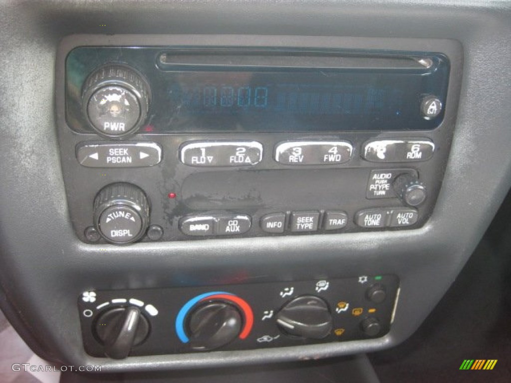 2004 Chevrolet Cavalier LS Coupe Audio System Photo #53082637