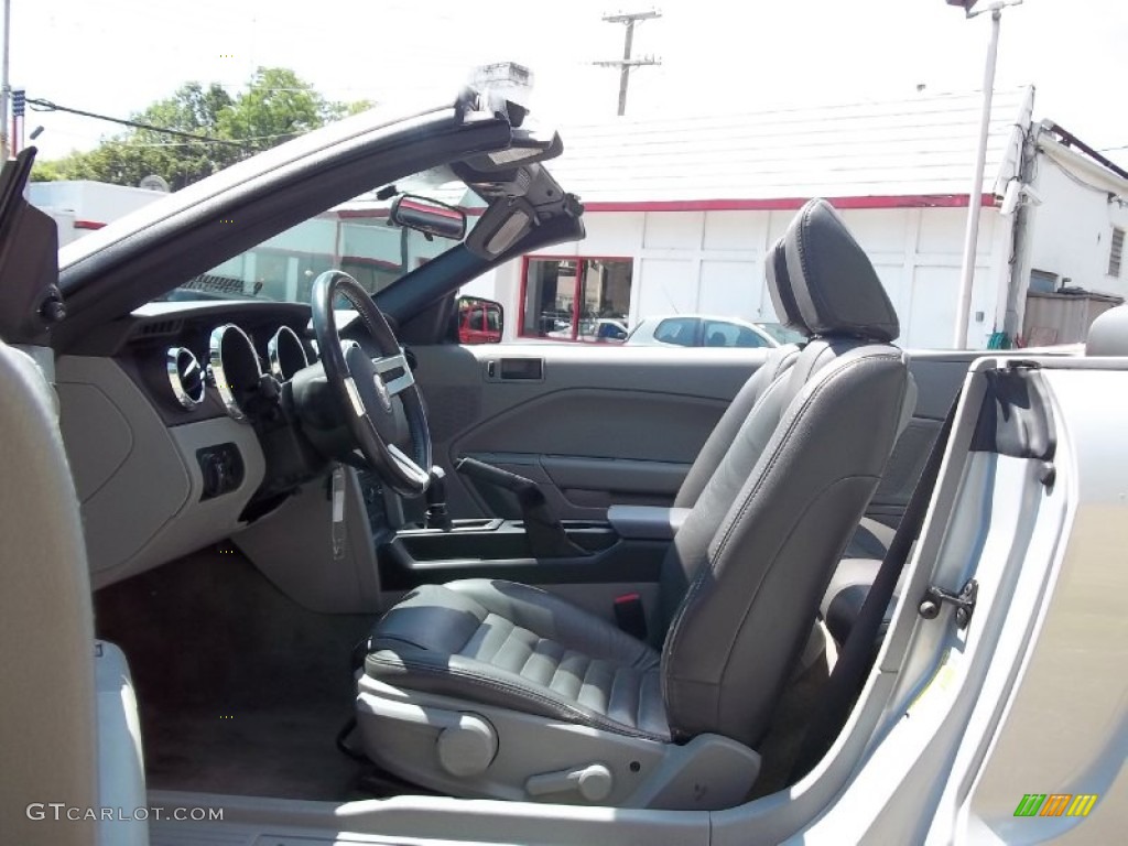 2006 Mustang V6 Premium Convertible - Satin Silver Metallic / Dark Charcoal photo #18