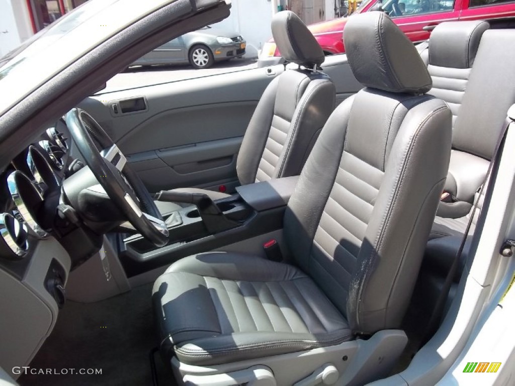 2006 Mustang V6 Premium Convertible - Satin Silver Metallic / Dark Charcoal photo #20