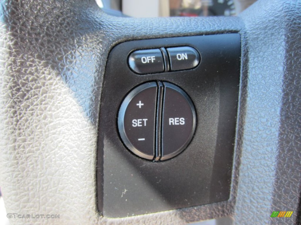 2008 Ford F350 Super Duty XL SuperCab 4x4 Controls Photo #53083051