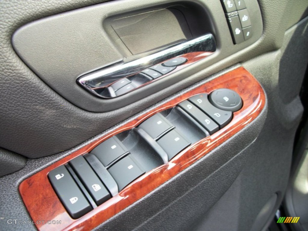 2011 Chevrolet Suburban 2500 LT 4x4 Controls Photo #53087099