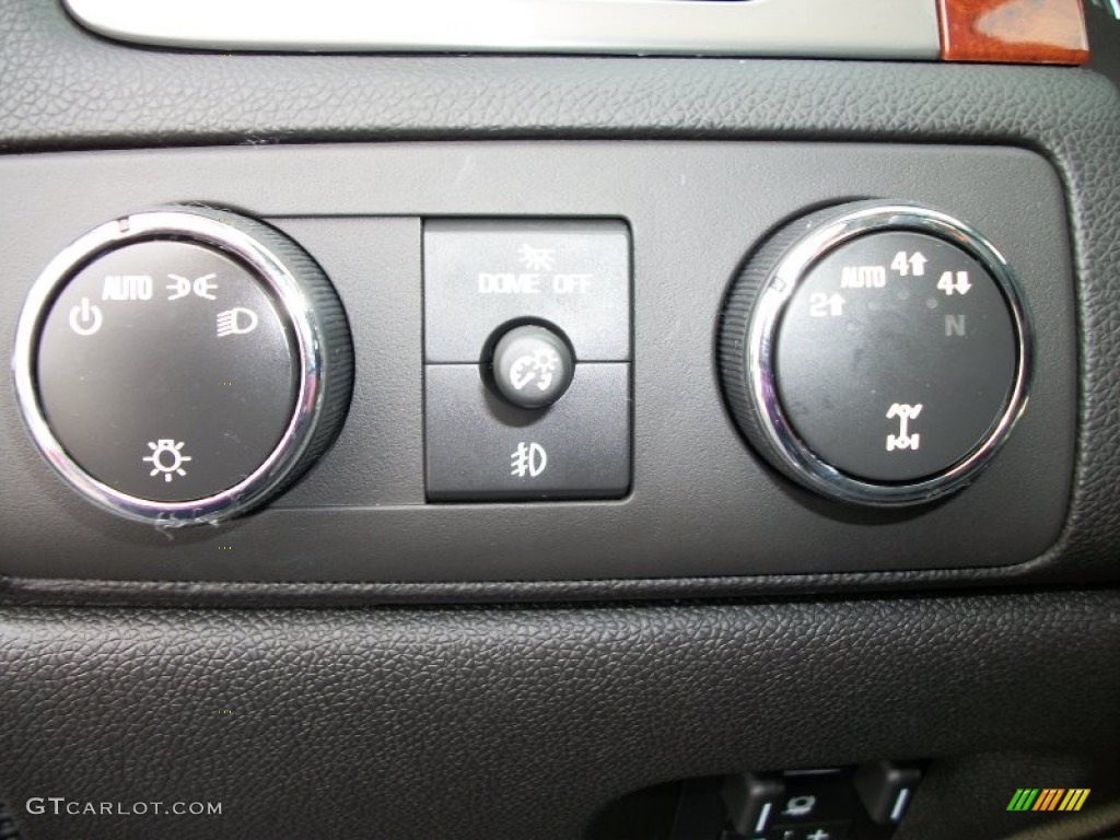 2011 Chevrolet Suburban 2500 LT 4x4 Controls Photo #53087132