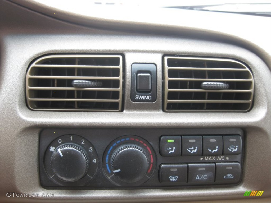 2000 Mazda 626 LX Controls Photo #53087168